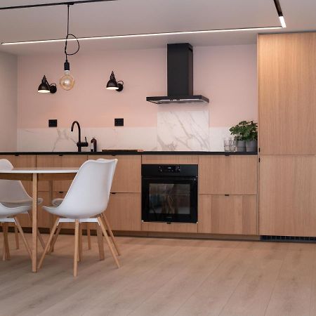 Tastefull And Modern Apartment With Parking Tromso Ngoại thất bức ảnh