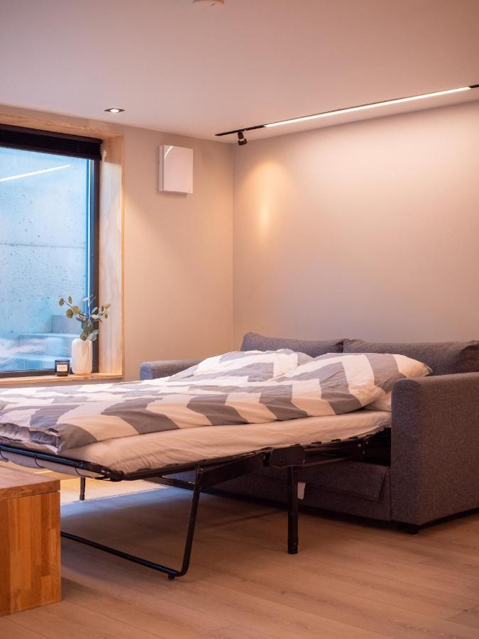 Tastefull And Modern Apartment With Parking Tromso Ngoại thất bức ảnh